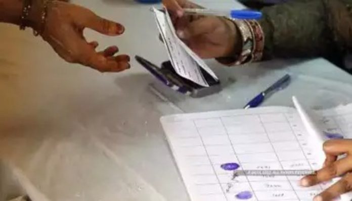 തദ്ദേശ വാര്ഡ് വിഭജനം : പരാതികള് ഡിസംബര് നാല് വരെ സമര്പ്പിക്കാം തദ്ദേശ വാര്ഡ് വിഭജനം : പരാതികള് ഡിസംബര് നാല് വരെ സമര്പ്പിക്കാം