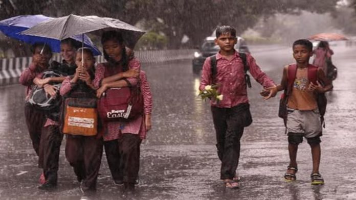 അതിതീവ്രമഴ : കാസര്കോട് ജില്ലയിലെ വിദ്യാഭ്യാസ സ്ഥാപനങ്ങള്ക്ക് നാളെ അവധി അതിതീവ്രമഴ : കാസര്കോട് ജില്ലയിലെ വിദ്യാഭ്യാസ സ്ഥാപനങ്ങള്ക്ക് നാളെ അവധി