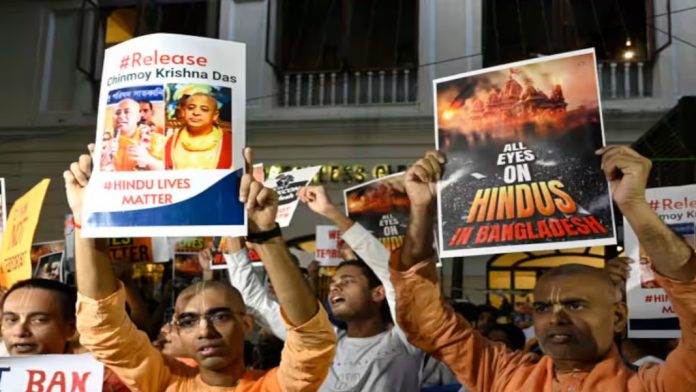 54 ഇസ്കോൺ സന്യാസിമാർ ഇന്ത്യയിലേക്ക് കടക്കുന്നത് തടഞ്ഞ് ബംഗ്ലാദേശ് 54 ഇസ്കോൺ സന്യാസിമാർ ഇന്ത്യയിലേക്ക് കടക്കുന്നത് തടഞ്ഞ് ബംഗ്ലാദേശ്