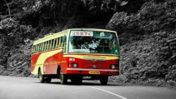 ഷെഡ്യൂള് റദ്ദാക്കിയത് യാത്രക്കാരനെ അറിയിക്കാത്തതിന് കെ.എസ്.ആര്.ടി.സിക്ക് 20,000 രൂപ പിഴ ഷെഡ്യൂള് റദ്ദാക്കിയത് യാത്രക്കാരനെ അറിയിക്കാത്തതിന് കെ.എസ്.ആര്.ടി.സിക്ക് 20,000 രൂപ പിഴ