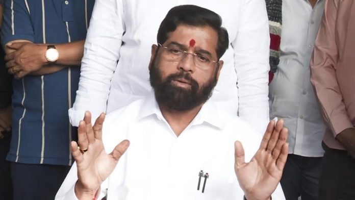 ഏക്നാഥ് ഷിന്ഡെയെ ആശുപത്രിയില് പ്രവേശിപ്പിച്ചു ഏക്നാഥ് ഷിന്ഡെയെ ആശുപത്രിയില് പ്രവേശിപ്പിച്ചു