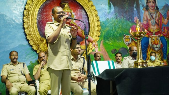 ശബരിമലയിൽ പോലീസിൻ്റെ മൂന്നാമത്തെ ബാച്ച് ചുമതലയേറ്റു ശബരിമലയിൽ പോലീസിൻ്റെ മൂന്നാമത്തെ ബാച്ച് ചുമതലയേറ്റു