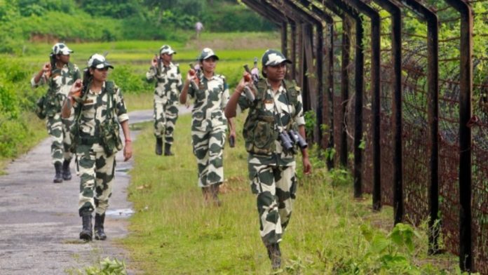 ബംഗ്ലാദേശ് ഡ്രോണുകൾ ഇന്ത്യൻ അതിർത്തിക്ക് സമീപം വിന്യസിച്ചതായി റിപ്പോർട്ട് ബംഗ്ലാദേശ് ഡ്രോണുകൾ ഇന്ത്യൻ അതിർത്തിക്ക് സമീപം വിന്യസിച്ചതായി റിപ്പോർട്ട്