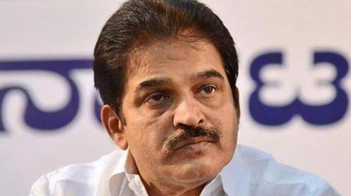 വീടുകളില് മീറ്റര് ഘടിപ്പിച്ചുള്ള കൊള്ളയാണ് വൈദ്യുതി നിരക്ക് വര്ധന : കെ. സി. വേണുഗോപാല് വീടുകളില് മീറ്റര് ഘടിപ്പിച്ചുള്ള കൊള്ളയാണ് വൈദ്യുതി നിരക്ക് വര്ധന : കെ. സി. വേണുഗോപാല്