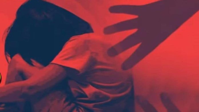 വിദ്യാർത്ഥിനിയെ ലൈംഗികമായി ഉപദ്രവിച്ചു ; അധ്യാപകനെതിരെ പോക്സോ കേസ് വിദ്യാർത്ഥിനിയെ ലൈംഗികമായി ഉപദ്രവിച്ചു ; അധ്യാപകനെതിരെ പോക്സോ കേസ്