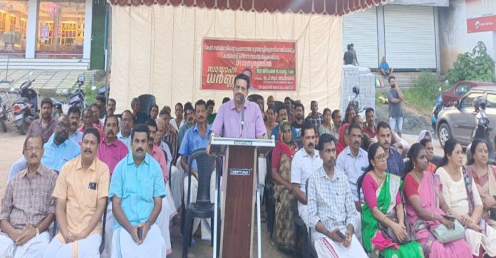 കുത്തക മുതലാളിമാർക്ക് വേണ്ടി കേന്ദ്ര സർക്കാർ പ്രവർത്തിക്കുന്നു : സി പി ഐ സംസ്ഥാന കൗൺസിൽ അംഗം പി ആർ ഗോപിനാഥൻ കുത്തക മുതലാളിമാർക്ക് വേണ്ടി കേന്ദ്ര സർക്കാർ പ്രവർത്തിക്കുന്നു : സി പി ഐ സംസ്ഥാന കൗൺസിൽ അംഗം പി ആർ ഗോപിനാഥൻ