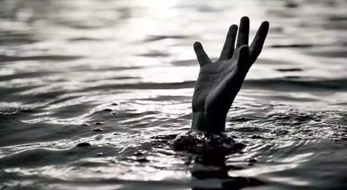 വിനോദയാത്രയ്ക്കായി എത്തിയ 4 വിദ്യാർത്ഥിനികൾ കടലിൽ മുങ്ങിമരിച്ചു വിനോദയാത്രയ്ക്കായി എത്തിയ 4 വിദ്യാർത്ഥിനികൾ കടലിൽ മുങ്ങിമരിച്ചു
