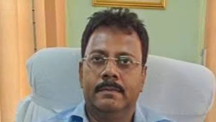 ജൂനിയർ ഡോക്ടറുടെ കൊലപാതകം : മെഡിക്കൽ കോളേജ് മുൻ പ്രിൻസിപ്പലിന് ജാമ്യം ജൂനിയർ ഡോക്ടറുടെ കൊലപാതകം : മെഡിക്കൽ കോളേജ് മുൻ പ്രിൻസിപ്പലിന് ജാമ്യം