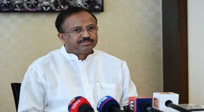 പണം അടക്കേണ്ടി വരില്ല, സഹായങ്ങള് ബില്ല് ചെയ്യുക എന്നത് കാലങ്ങളായുള്ള നടപടി : വി മുരളീധരന് പണം അടക്കേണ്ടി വരില്ല, സഹായങ്ങള് ബില്ല് ചെയ്യുക എന്നത് കാലങ്ങളായുള്ള നടപടി : വി മുരളീധരന്