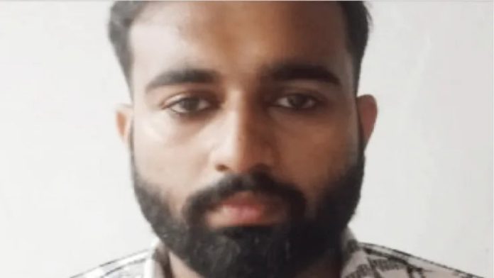 മുക്കുപണ്ടം വെച്ച് പണം തട്ടാൻ ശ്രമം ; യുവാവ് പിടിയിൽ മുക്കുപണ്ടം വെച്ച് പണം തട്ടാൻ ശ്രമം ; യുവാവ് പിടിയിൽ