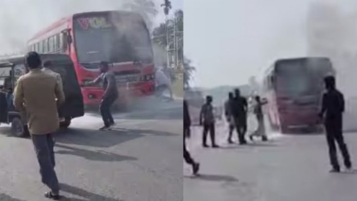 ഓടിക്കൊണ്ടിരുന്ന സ്വകാര്യ ബസിന് തീപിടിച്ചു ഓടിക്കൊണ്ടിരുന്ന സ്വകാര്യ ബസിന് തീപിടിച്ചു