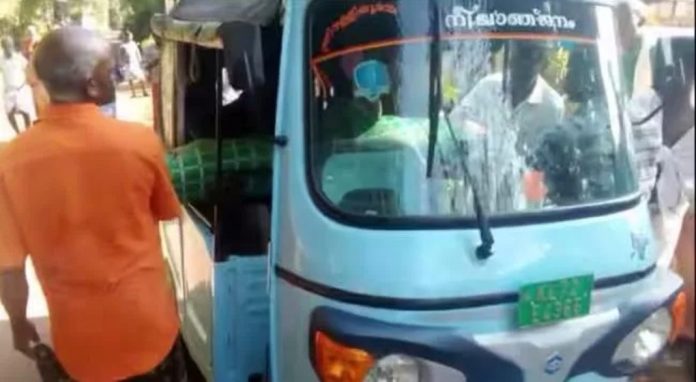 മൃതദേഹം കൊണ്ടുപോകാൻ ആംബുലൻസ് നൽകിയില്ല ; ട്രൈബൽ പ്രമോട്ടറെ സസ്പെൻഡ് ചെയ്തു മൃതദേഹം കൊണ്ടുപോകാൻ ആംബുലൻസ് നൽകിയില്ല ; ട്രൈബൽ പ്രമോട്ടറെ സസ്പെൻഡ് ചെയ്തു