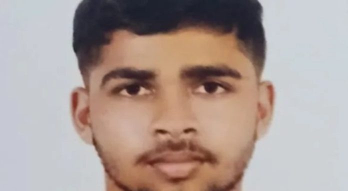 ടവറില് നിന്നു വീണ് യുവാവിന് ദാരുണാന്ത്യം ടവറില് നിന്നു വീണ് യുവാവിന് ദാരുണാന്ത്യം