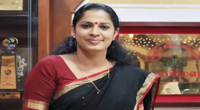 സമൂഹമാധ്യമങ്ങളിലൂടെ അപകീർത്തിപ്പെടുത്തി : പി.പി.ദിവ്യയുടെ പരാതിയിൽ കേസെടുത്ത് പോലീസ് സമൂഹമാധ്യമങ്ങളിലൂടെ അപകീർത്തിപ്പെടുത്തി : പി.പി.ദിവ്യയുടെ പരാതിയിൽ കേസെടുത്ത് പോലീസ്