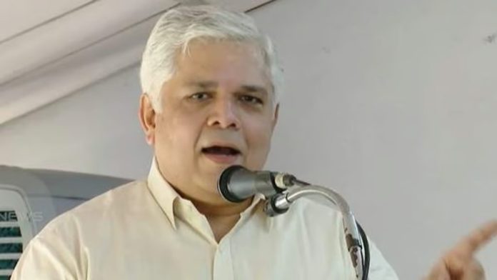 ജസ്റ്റിസ് ദേവന് രാമചന്ദ്രനെതിരെ സൈബര് ആക്രമണം ; കേസെടുത്ത് പോലീസ് ജസ്റ്റിസ് ദേവന് രാമചന്ദ്രനെതിരെ സൈബര് ആക്രമണം ; കേസെടുത്ത് പോലീസ്