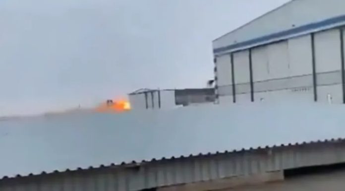 റഷ്യയിലേക്ക് പോയ യാത്രാവിമാനം കസാഖിസ്ഥാനിൽ വച്ച് തകർന്നുവീണു റഷ്യയിലേക്ക് പോയ യാത്രാവിമാനം കസാഖിസ്ഥാനിൽ വച്ച് തകർന്നുവീണു