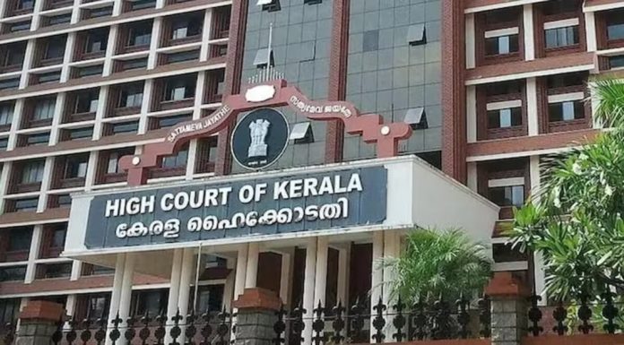 ഉത്സവാഘോഷങ്ങളില് വെടിക്കെട്ടിനുള്ള മാനദണ്ഡം സര്ക്കാര് പരിപാടികളിലും പാലിക്കണമെന്ന് ഹൈക്കോടതി ഉത്സവാഘോഷങ്ങളില് വെടിക്കെട്ടിനുള്ള മാനദണ്ഡം സര്ക്കാര് പരിപാടികളിലും പാലിക്കണമെന്ന് ഹൈക്കോടതി