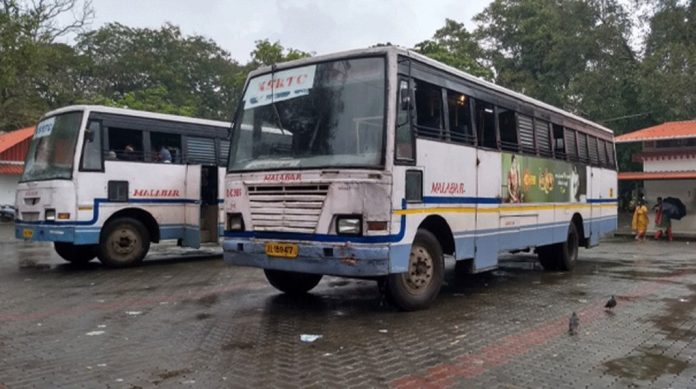 കോട്ടയത്ത് അപകടകരമായി ബസ് ഓടിച്ച സംഭവം : കെഎസ്ആര്ടിസി ഡ്രൈവര്ക്കെതിരെ കേസെടുത്ത് പോലീസ് കോട്ടയത്ത് അപകടകരമായി ബസ് ഓടിച്ച സംഭവം : കെഎസ്ആര്ടിസി ഡ്രൈവര്ക്കെതിരെ കേസെടുത്ത് പോലീസ്