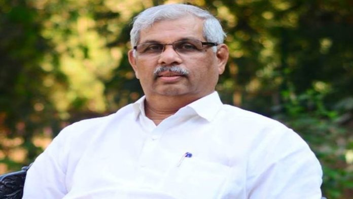 രാജേന്ദ്ര വിശ്വനാഥ് ആര്ലേക്കര് ഗവര്ണറായി വ്യാഴാഴ്ച ചുമതലയേല്ക്കും രാജേന്ദ്ര വിശ്വനാഥ് ആര്ലേക്കര് ഗവര്ണറായി വ്യാഴാഴ്ച ചുമതലയേല്ക്കും