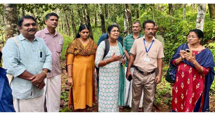 കർഷകർക്കും തൊഴിലാളികൾക്കും വേണ്ടി ടാപ്പിംഗ് പരിശീലനം ആരംഭിച്ചു കർഷകർക്കും തൊഴിലാളികൾക്കും വേണ്ടി ടാപ്പിംഗ് പരിശീലനം ആരംഭിച്ചു