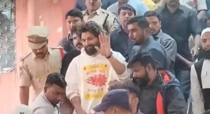 ‘പുഷ്പ 2’ ദുരന്തം ; സ്ഥിരം ജാമ്യാപേക്ഷ നല്കി നടന് അല്ലു അര്ജുന് ‘പുഷ്പ 2’ ദുരന്തം ; സ്ഥിരം ജാമ്യാപേക്ഷ നല്കി നടന് അല്ലു അര്ജുന്