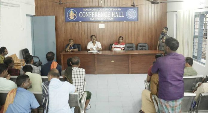 ഡോളി പ്രീപെയ്ഡ് സംവിധാനം ; തൊഴിലാളികളുടെ യോഗം ചേർന്നു ഡോളി പ്രീപെയ്ഡ് സംവിധാനം ; തൊഴിലാളികളുടെ യോഗം ചേർന്നു