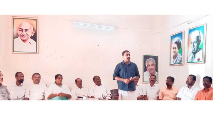 ജനങ്ങളുടെ മേൽ അമിത ഭാരം എങ്ങിനെ അടിച്ചേൽപ്പിക്കാമെന്ന ഗവേഷണം നടത്തുകയാണ് സംസ്ഥാന സർക്കാരെന്നു യൂത്ത് കോൺഗ്രസ് ജനങ്ങളുടെ മേൽ അമിത ഭാരം എങ്ങിനെ അടിച്ചേൽപ്പിക്കാമെന്ന ഗവേഷണം നടത്തുകയാണ് സംസ്ഥാന സർക്കാരെന്നു യൂത്ത് കോൺഗ്രസ്