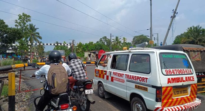 തകഴി റെയിൽവെ ക്രോസ് മേൽപ്പാലം നിർമ്മാണം : പദ്ധതി രേഖ തയ്യാറാക്കുന്നതിന് ഡിസിഇഐ യെ ചുമതലപ്പെടുത്തി തകഴി റെയിൽവെ ക്രോസ് മേൽപ്പാലം നിർമ്മാണം : പദ്ധതി രേഖ തയ്യാറാക്കുന്നതിന് ഡിസിഇഐ യെ ചുമതലപ്പെടുത്തി