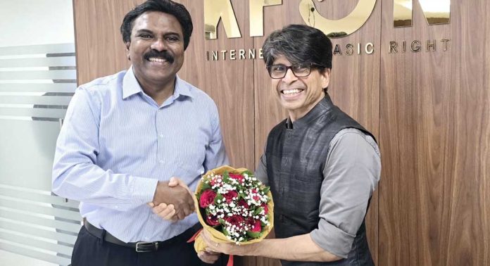 കേരളത്തിന്റെ ഡിജിറ്റല് മുന്നേറ്റങ്ങള് ; കെ-സ്മാര്ട്ട്, കെഫോണ് എന്നിവയെ അഭിനന്ദിച്ച് പ്രമോദ് വര്മ്മ കേരളത്തിന്റെ ഡിജിറ്റല് മുന്നേറ്റങ്ങള് ; കെ-സ്മാര്ട്ട്, കെഫോണ് എന്നിവയെ അഭിനന്ദിച്ച് പ്രമോദ് വര്മ്മ