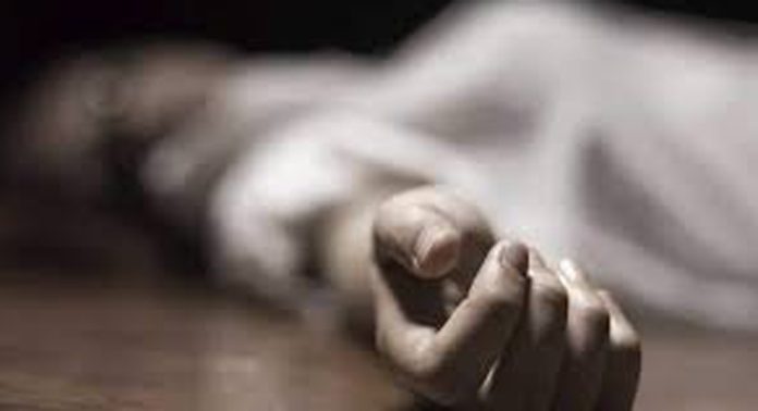 പരീക്ഷയ്ക്ക് മാർക്ക് കുറഞ്ഞു ; ബീഹാറില് പത്താം ക്ലാസ് വിദ്യാർത്ഥി സ്വയം വെടിയുതിർത്ത് ആത്മഹത്യ ചെയ്തു പരീക്ഷയ്ക്ക് മാർക്ക് കുറഞ്ഞു ; ബീഹാറില് പത്താം ക്ലാസ് വിദ്യാർത്ഥി സ്വയം വെടിയുതിർത്ത് ആത്മഹത്യ ചെയ്തു