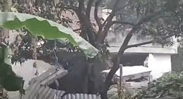ബംഗാളിൽ ബോംബ് സ്ഫോടനം ; മൂന്ന് മരണം ബംഗാളിൽ ബോംബ് സ്ഫോടനം ; മൂന്ന് മരണം