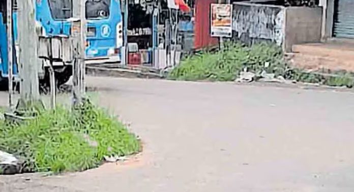 വികസനമില്ലാതെ തണ്ണിത്തോട് ബസ് സ്റ്റാൻഡ് വികസനമില്ലാതെ തണ്ണിത്തോട് ബസ് സ്റ്റാൻഡ്