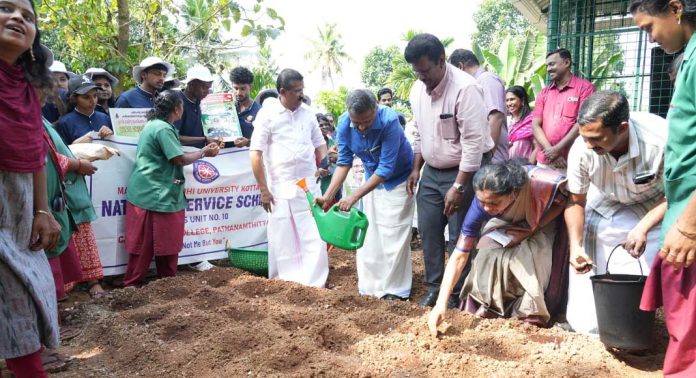 ഫുഡ് സ്കേപ്പിംഗ് നഗരമാകെ വ്യാപിപ്പിക്കും : അഡ്വ. ടി സക്കീർ ഹുസൈൻ ഫുഡ് സ്കേപ്പിംഗ് നഗരമാകെ വ്യാപിപ്പിക്കും : അഡ്വ. ടി സക്കീർ ഹുസൈൻ