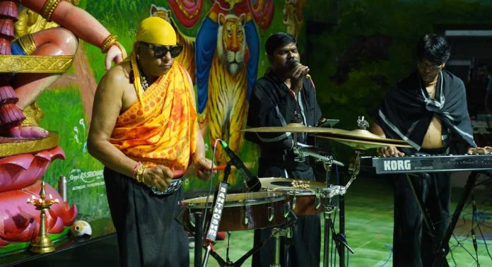 സന്നിധാനത്ത് ശിവമണിയുടെ സംഗീതാര്ച്ചന സന്നിധാനത്ത് ശിവമണിയുടെ സംഗീതാര്ച്ചന