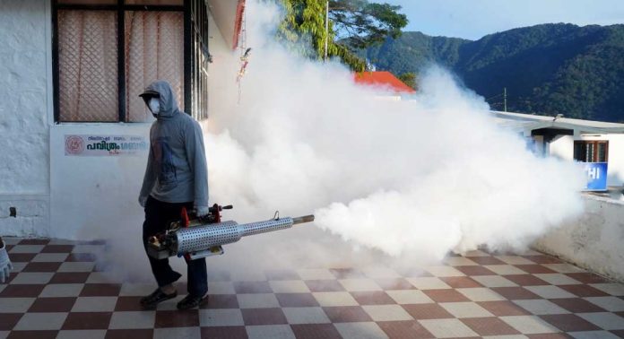 സന്നിധാനത്ത് കൊതുക് നിർമ്മാർജ്ജന പ്രവർത്തനങ്ങൾ സജീവം സന്നിധാനത്ത് കൊതുക് നിർമ്മാർജ്ജന പ്രവർത്തനങ്ങൾ സജീവം