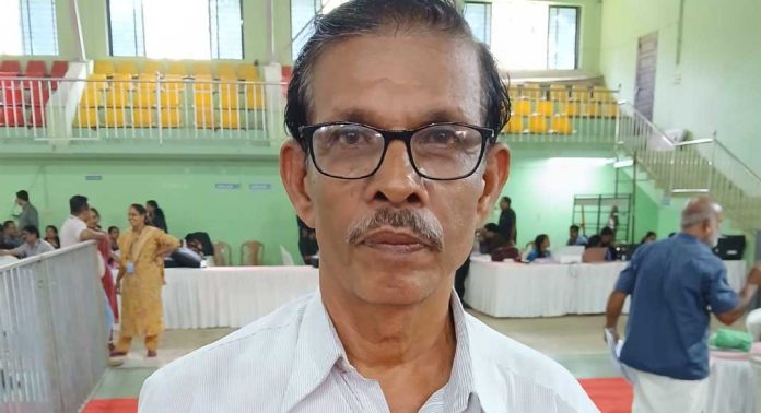 ജീവന് ഭീഷണിയെങ്കില് കടയ്ക്കല് കത്തിയാകാമെന്ന് മന്ത്രി പി. രാജീവ് ജീവന് ഭീഷണിയെങ്കില് കടയ്ക്കല് കത്തിയാകാമെന്ന് മന്ത്രി പി. രാജീവ്
