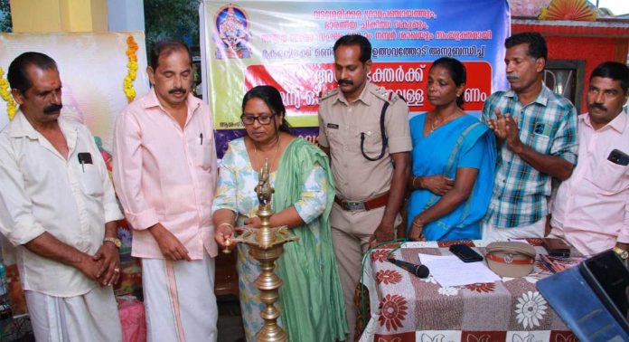 ശബരിമല തീർത്ഥാടന പാതയിൽ ഇൻഫർമേഷൻ സെൻ്റർ മരുന്ന് – ശുദ്ധജല വിതരണം ആരംഭിച്ചു ശബരിമല തീർത്ഥാടന പാതയിൽ ഇൻഫർമേഷൻ സെൻ്റർ മരുന്ന് – ശുദ്ധജല വിതരണം ആരംഭിച്ചു