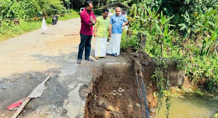 അത്തിക്കയം പാലം നിർമ്മാണം വൈകിപ്പിച്ച കരാറുകാരനെതിരെ ശക്തമായ നടപടി സ്വീകരിക്കണമെന്ന് അഡ്വ. നാരായണൻ എംഎൽഎ അത്തിക്കയം പാലം നിർമ്മാണം വൈകിപ്പിച്ച കരാറുകാരനെതിരെ ശക്തമായ നടപടി സ്വീകരിക്കണമെന്ന് അഡ്വ. നാരായണൻ എംഎൽഎ