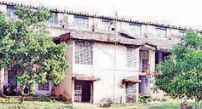 വൈദ്യുതിനിരക്ക് വർധിപ്പിച്ചതോടെ കോട്ടയിലെ പ്രഭുറാം മിൽസിന്റെ പ്രവർത്തനം കൂടുതൽ പ്രതിസന്ധിയിലാകും വൈദ്യുതിനിരക്ക് വർധിപ്പിച്ചതോടെ കോട്ടയിലെ പ്രഭുറാം മിൽസിന്റെ പ്രവർത്തനം കൂടുതൽ പ്രതിസന്ധിയിലാകും