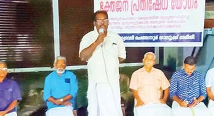 ഹിന്ദു ഐക്യവേദിയുടെ നേതൃത്വത്തിൽ ചെങ്ങന്നൂർ മഹാദേവ ക്ഷേത്രത്തിനു സമീപം ഭക്തജന പ്രതിഷേധം സംഘടിപ്പിച്ചു ഹിന്ദു ഐക്യവേദിയുടെ നേതൃത്വത്തിൽ ചെങ്ങന്നൂർ മഹാദേവ ക്ഷേത്രത്തിനു സമീപം ഭക്തജന പ്രതിഷേധം സംഘടിപ്പിച്ചു
