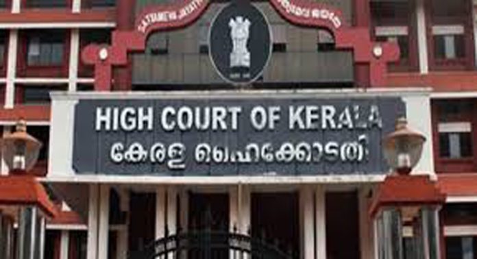 വഞ്ചിയൂരിലെ സി.പി.എം സമ്മേളനം ; റോഡുതടയാൻ ആര് അധികാരം നൽകിയെന്ന് ഹൈക്കോടതി വഞ്ചിയൂരിലെ സി.പി.എം സമ്മേളനം ; റോഡുതടയാൻ ആര് അധികാരം നൽകിയെന്ന് ഹൈക്കോടതി