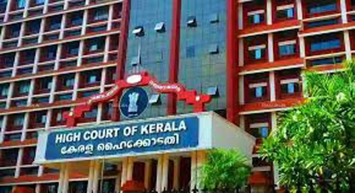 ഭാര്യ ഒളിച്ചോടി പോയതിന്റെ പേരിൽ ഭർത്താവിന് നഷ്ടപരിഹാരം നൽകാനാവില്ല ; നാലുലക്ഷം നഷ്ടപരിഹാരം നൽകാനുള്ള ഉത്തരവ് റദ്ദാക്കി ഭാര്യ ഒളിച്ചോടി പോയതിന്റെ പേരിൽ ഭർത്താവിന് നഷ്ടപരിഹാരം നൽകാനാവില്ല ; നാലുലക്ഷം നഷ്ടപരിഹാരം നൽകാനുള്ള ഉത്തരവ് റദ്ദാക്കി