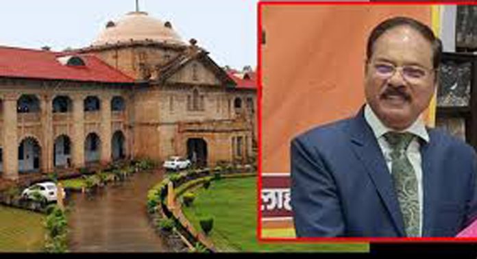 വർഗീയ പരാമർശത്തിൽ അലഹബാദ് ഹൈക്കോടതി ജഡ്ജിയെ വിളിപ്പിച്ച് സുപ്രീം കോടതി കൊളീജിയം ; യോഗിയുടെ പിന്തുണയ്ക്ക് മേൽ പ്രതിപക്ഷത്തിന്റെ ഇംപീച്ച്മെന്റ് പ്രമേയം വർഗീയ പരാമർശത്തിൽ അലഹബാദ് ഹൈക്കോടതി ജഡ്ജിയെ വിളിപ്പിച്ച് സുപ്രീം കോടതി കൊളീജിയം ; യോഗിയുടെ പിന്തുണയ്ക്ക് മേൽ പ്രതിപക്ഷത്തിന്റെ ഇംപീച്ച്മെന്റ് പ്രമേയം