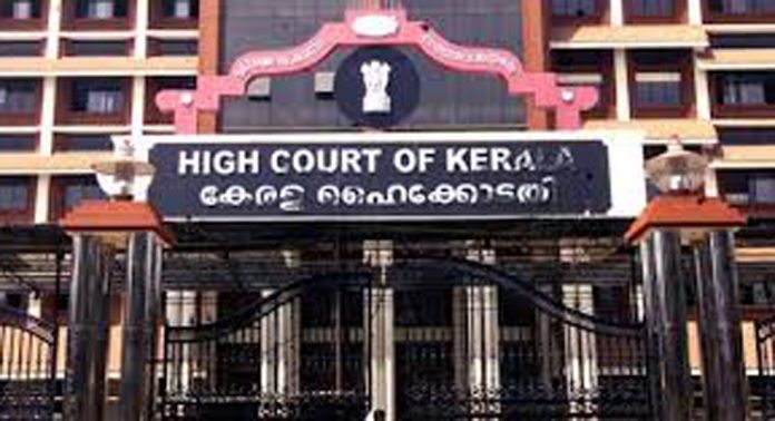 വീട്ടിലെ പ്രസവത്തിനെതിരെ ഹർജി : സർക്കാരിന്റെ വിശദീകരണം തേടി വീട്ടിലെ പ്രസവത്തിനെതിരെ ഹർജി : സർക്കാരിന്റെ വിശദീകരണം തേടി