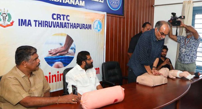 ദേവസ്വം ജീവനക്കാർക്ക് ജീവൻരക്ഷാ പരിശീലനം നൽകി ഐ.എം.എ ദേവസ്വം ജീവനക്കാർക്ക് ജീവൻരക്ഷാ പരിശീലനം നൽകി ഐ.എം.എ