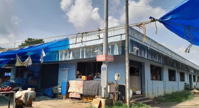 കോടികൾ മുടക്കി നിർമ്മിച്ച ആധുനിക മത്സ്യ സ്റ്റാൾ മാലിന്യ ശേഖരണ കേന്ദ്രമാക്കി കോന്നി ഗ്രാമ പഞ്ചായത്ത് കോടികൾ മുടക്കി നിർമ്മിച്ച ആധുനിക മത്സ്യ സ്റ്റാൾ മാലിന്യ ശേഖരണ കേന്ദ്രമാക്കി കോന്നി ഗ്രാമ പഞ്ചായത്ത്