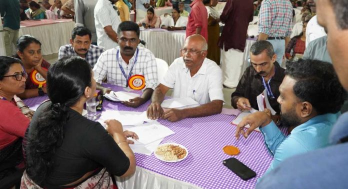 അര മണിക്കൂറിനകം പരാതി പരിഹരിച്ച് മന്ത്രി വീണ ജോര്ജ് അര മണിക്കൂറിനകം പരാതി പരിഹരിച്ച് മന്ത്രി വീണ ജോര്ജ്