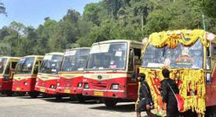 എരുമേലി–പമ്പ കെഎസ്ആർടിസി സർവീസ് വഴി ശബരിമല ദർശനം നടത്തിയ തീർഥാടകരുടെ എണ്ണം ഒരു ലക്ഷം കവിഞ്ഞു എരുമേലി–പമ്പ കെഎസ്ആർടിസി സർവീസ് വഴി ശബരിമല ദർശനം നടത്തിയ തീർഥാടകരുടെ എണ്ണം ഒരു ലക്ഷം കവിഞ്ഞു