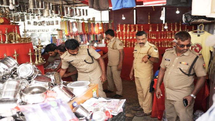 ശബരിമലയിൽ എക്സൈസ് പരിശോധന ശക്തം ; 1055 കേസ്, 2.11 ലക്ഷം പിഴ ശബരിമലയിൽ എക്സൈസ് പരിശോധന ശക്തം ; 1055 കേസ്, 2.11 ലക്ഷം പിഴ