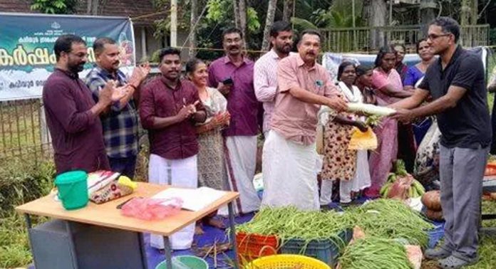കവിയൂർ വെജിറ്റബിൾ പ്രൊഡ്യൂസർ സൊസൈറ്റിയുടെ നേതൃത്വത്തിൽ കർഷക ചന്ത ആരംഭിച്ചു കവിയൂർ വെജിറ്റബിൾ പ്രൊഡ്യൂസർ സൊസൈറ്റിയുടെ നേതൃത്വത്തിൽ കർഷക ചന്ത ആരംഭിച്ചു